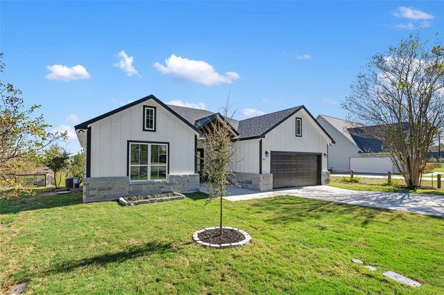 111 Kukui CT, Bastrop, TX 78602