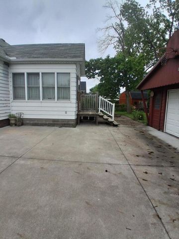 2916 20th Avenue, Rock Island, IL 61201