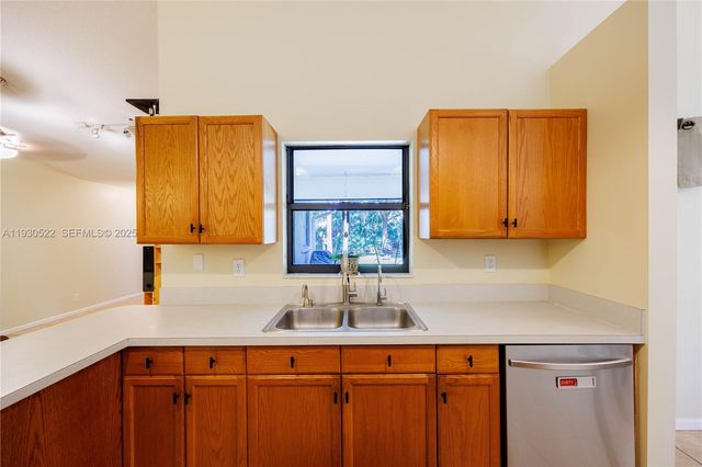 15629 N 95th Ln N, Unincorporated Palm Beach County, FL 33412