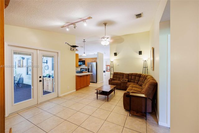 15629 N 95th Ln N, Unincorporated Palm Beach County, FL 33412