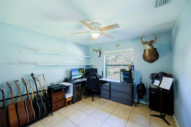 15629 N 95th Ln N, Unincorporated Palm Beach County, FL 33412