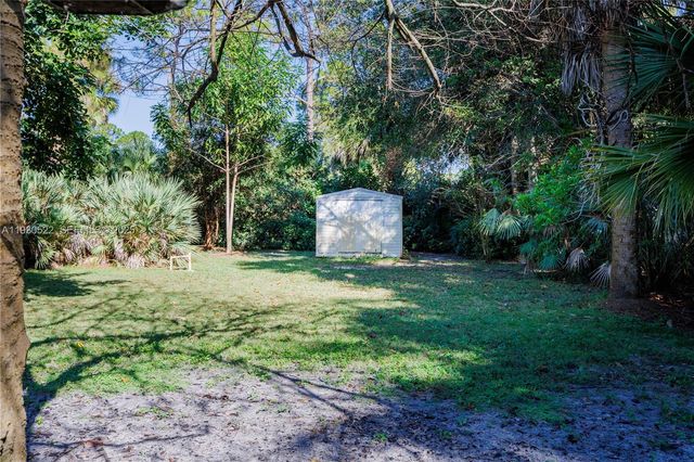 15629 N 95th Ln N, Unincorporated Palm Beach County, FL 33412