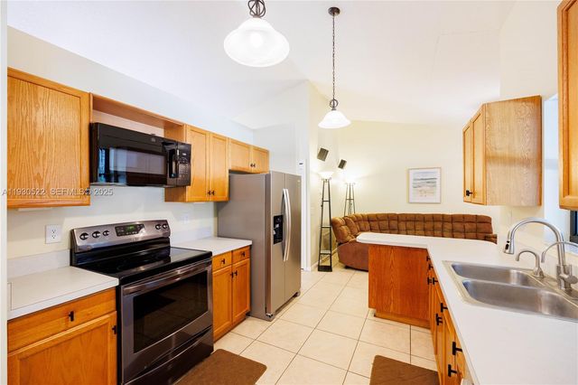 15629 N 95th Ln N, Unincorporated Palm Beach County, FL 33412