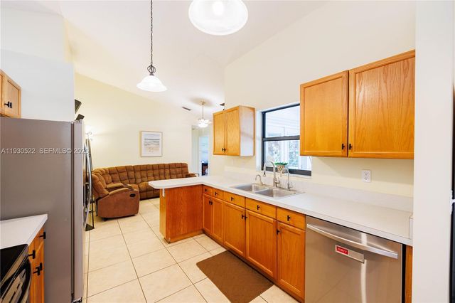 15629 N 95th Ln N, Unincorporated Palm Beach County, FL 33412