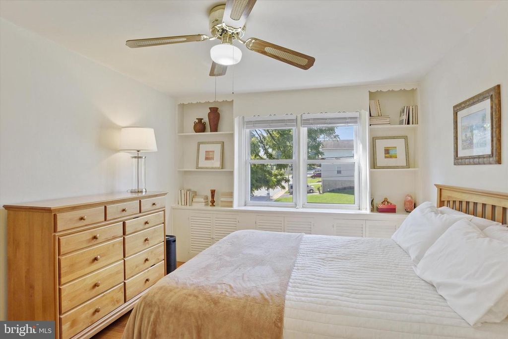 Image 13 of property listing at FREDERICK AVE, Catonsville, MD 21228