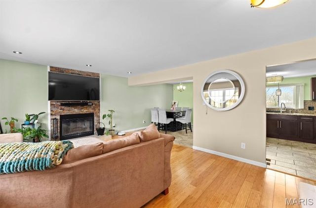 2843 Chapel View Drive, Florissant, MO 63031