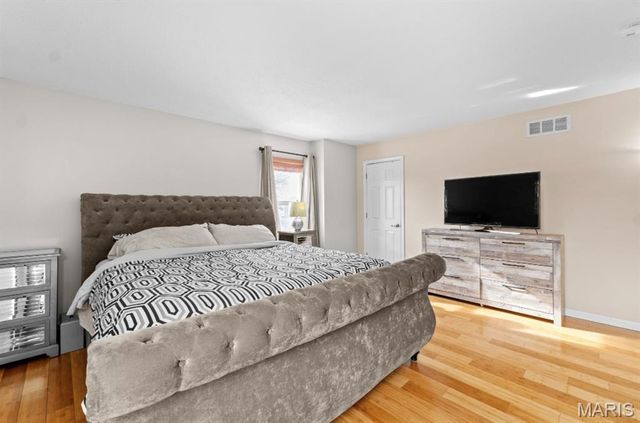 2843 Chapel View Drive, Florissant, MO 63031