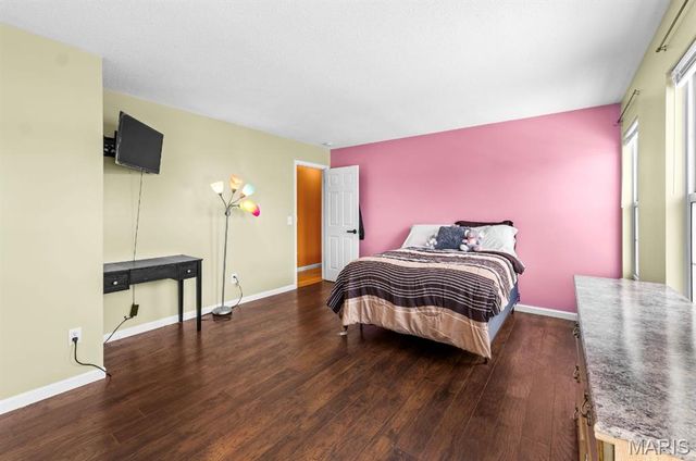 2843 Chapel View Drive, Florissant, MO 63031