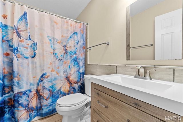 2843 Chapel View Drive, Florissant, MO 63031