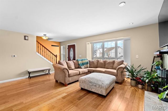 2843 Chapel View Drive, Florissant, MO 63031