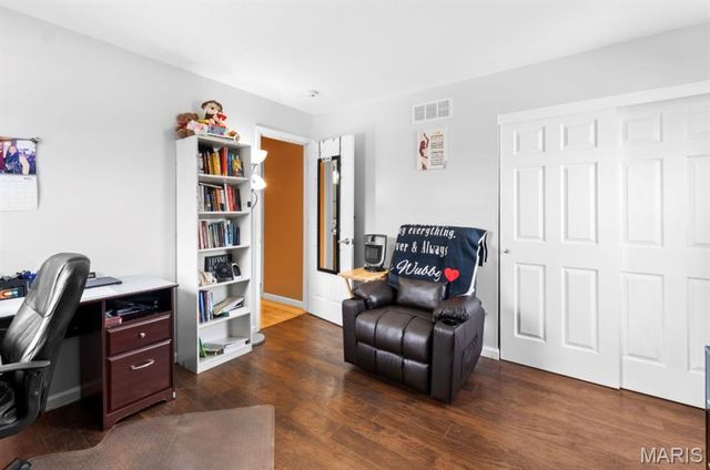 2843 Chapel View Drive, Florissant, MO 63031