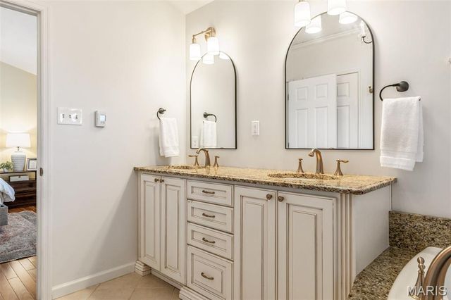 1056 Dougherty Lake Estates Drive, St Louis, MO 63122