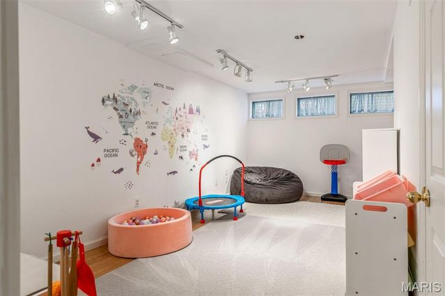 1056 Dougherty Lake Estates Drive, St Louis, MO 63122