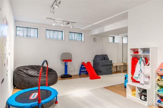 1056 Dougherty Lake Estates Drive, St Louis, MO 63122