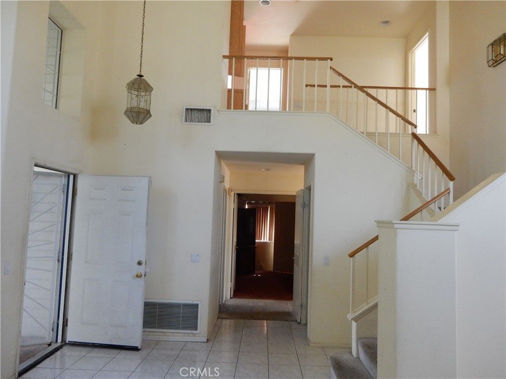 Image 18 of property listing at 2819 W Calle Celeste, Rialto, CA 92377