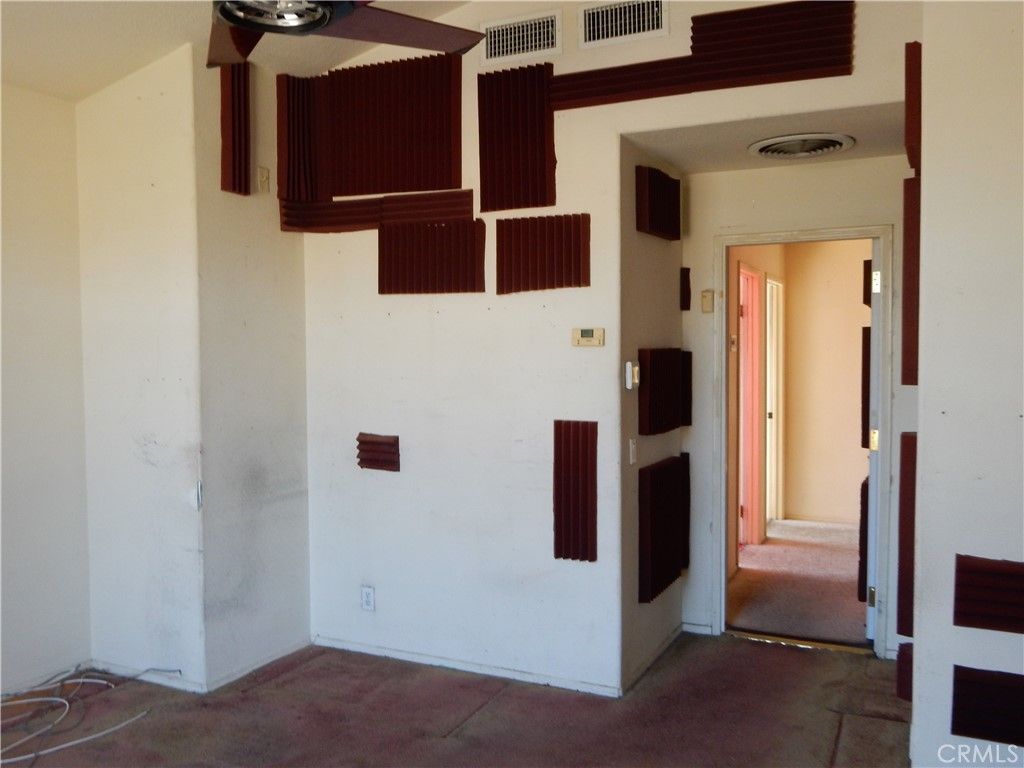 Image 29 of property listing at 2819 W Calle Celeste, Rialto, CA 92377