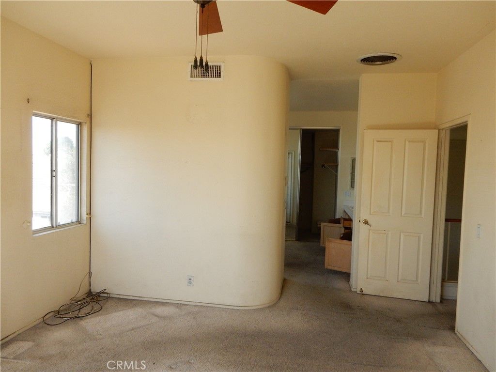 Image 39 of property listing at 2819 W Calle Celeste, Rialto, CA 92377