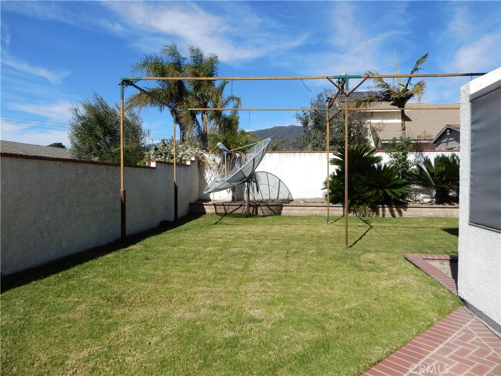 Image 49 of property listing at 2819 W Calle Celeste, Rialto, CA 92377