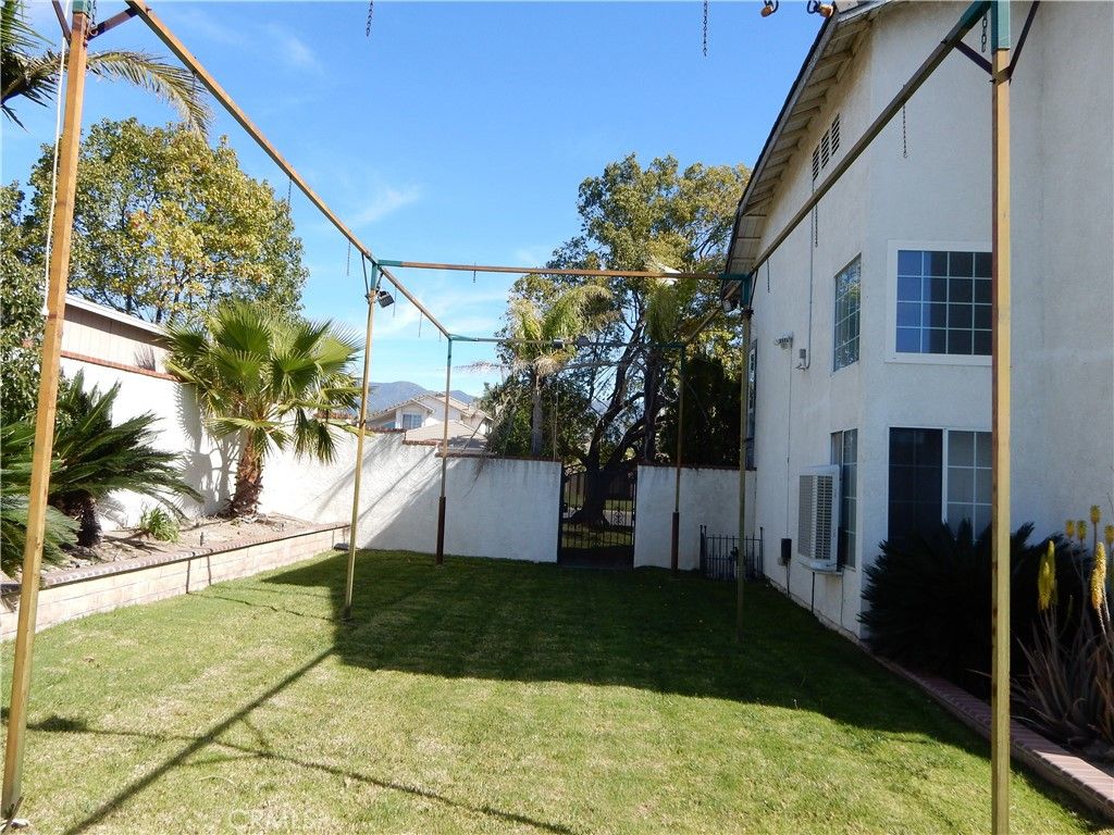 Image 52 of property listing at 2819 W Calle Celeste, Rialto, CA 92377