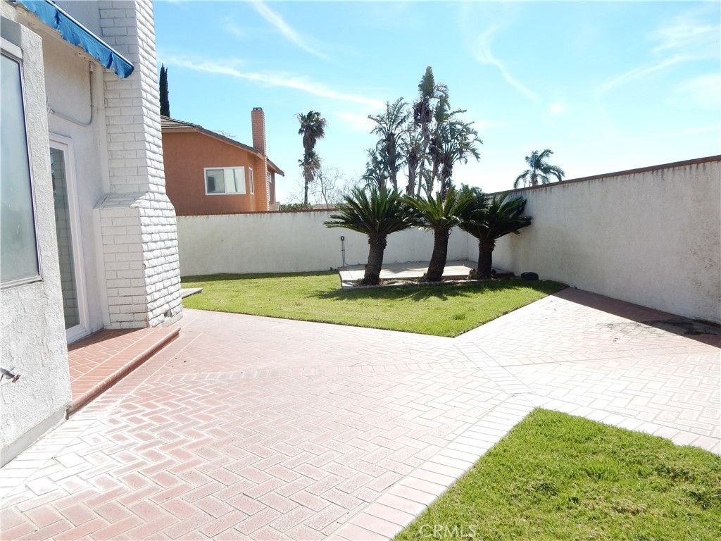 Image 54 of property listing at 2819 W Calle Celeste, Rialto, CA 92377