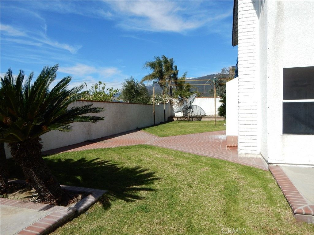 Image 57 of property listing at 2819 W Calle Celeste, Rialto, CA 92377