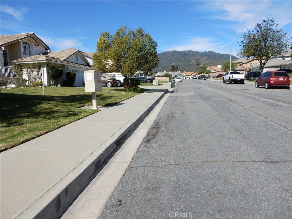 Image 59 of property listing at 2819 W Calle Celeste, Rialto, CA 92377