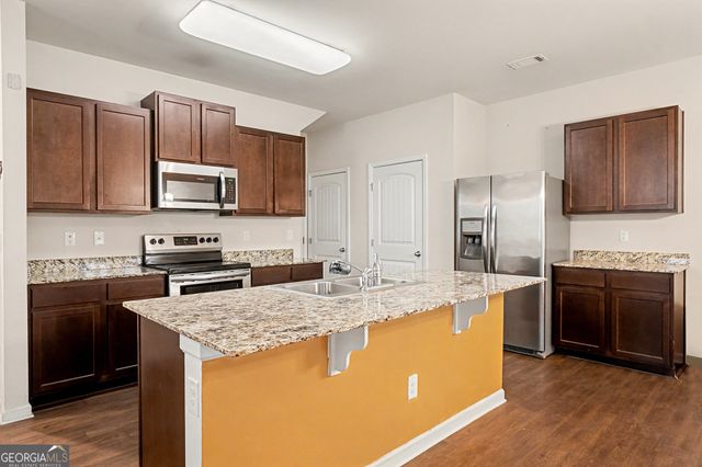 418 Lake Ridge Lane, Fairburn, GA 30213