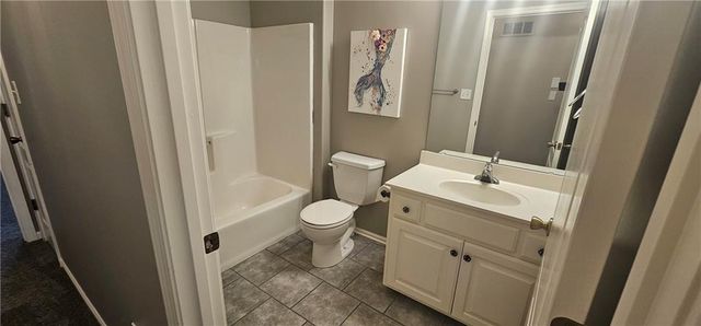 953 NW Birch Court, Grain Valley, MO 64029