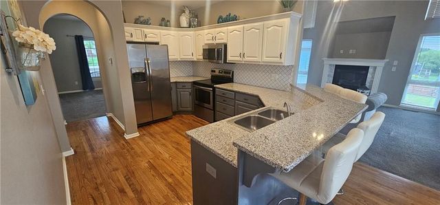 953 NW Birch Court, Grain Valley, MO 64029