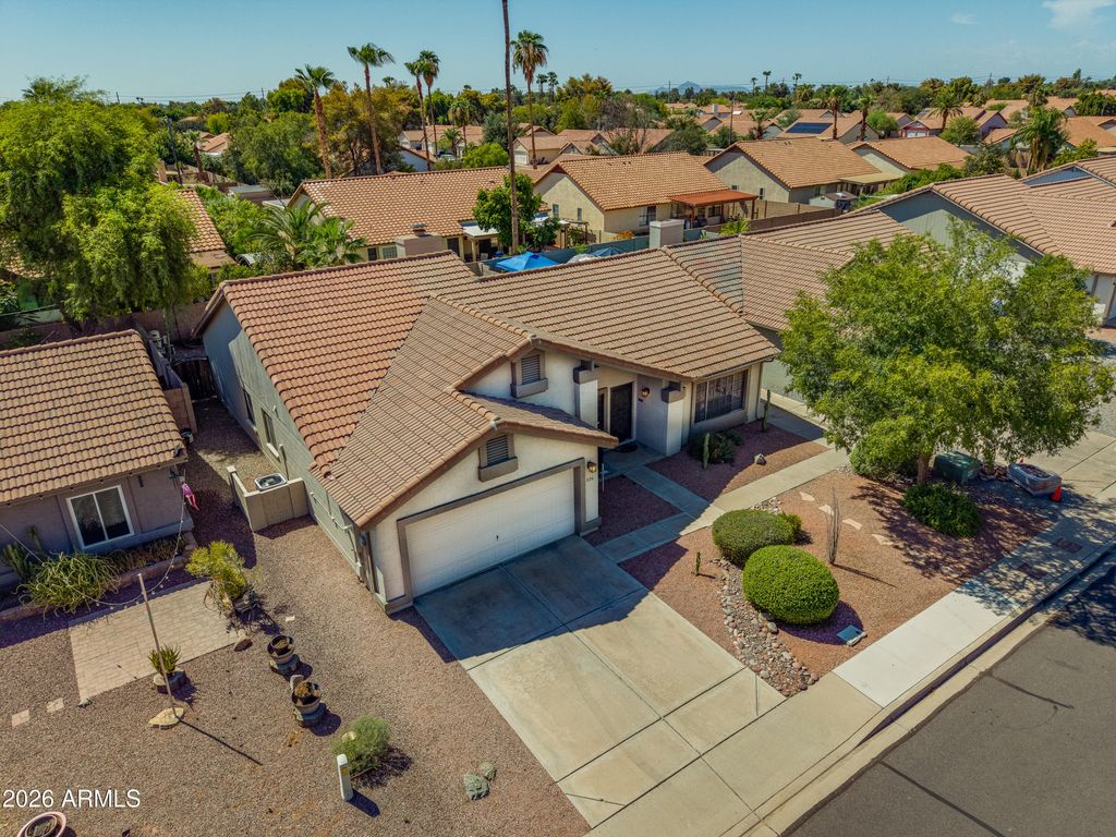 926 N SAILORS Way, Gilbert, AZ 85234 — photo 5