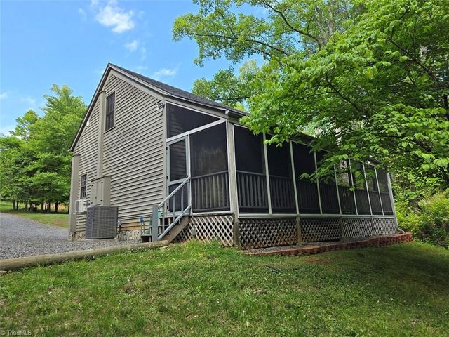 1984 Horseshoe Road, Westfield, NC 27053