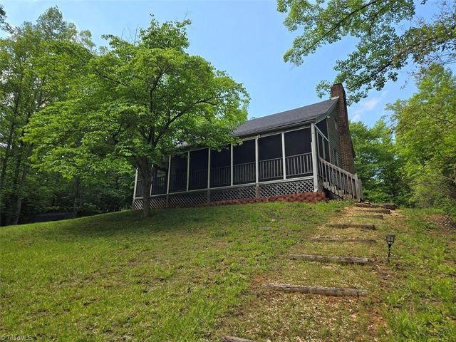 1984 Horseshoe Road, Westfield, NC 27053