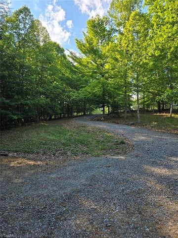 1984 Horseshoe Road, Westfield, NC 27053