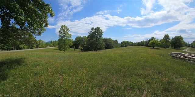 1984 Horseshoe Road, Westfield, NC 27053