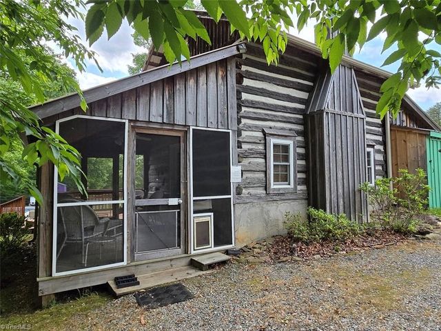 1984 Horseshoe Road, Westfield, NC 27053