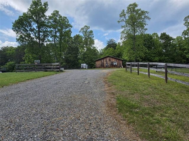 1984 Horseshoe Road, Westfield, NC 27053