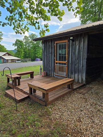 1984 Horseshoe Road, Westfield, NC 27053