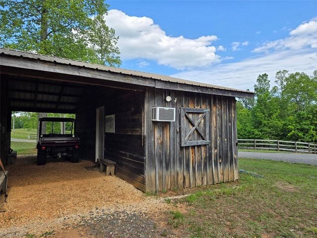 1984 Horseshoe Road, Westfield, NC 27053