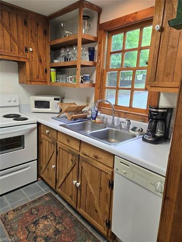 1984 Horseshoe Road, Westfield, NC 27053