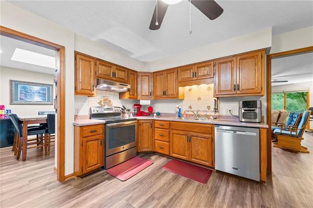 13619 Clementine Road, Smithville, MO 64089