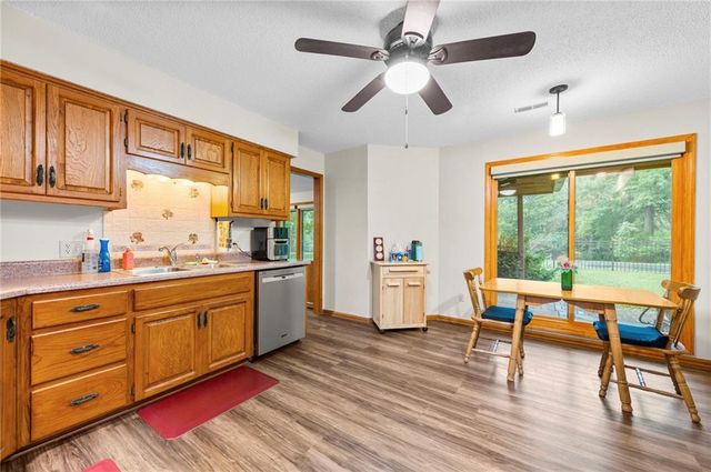 13619 Clementine Road, Smithville, MO 64089