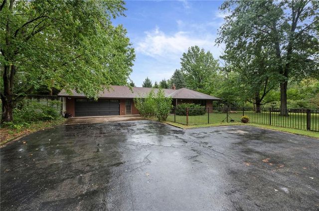13619 Clementine Road, Smithville, MO 64089