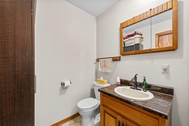 13619 Clementine Road, Smithville, MO 64089