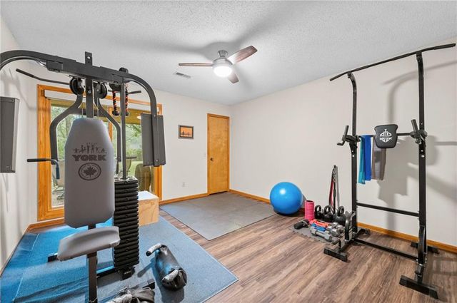 13619 Clementine Road, Smithville, MO 64089