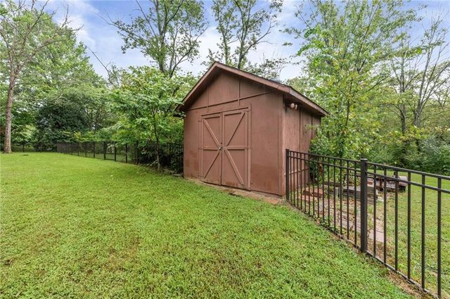 13619 Clementine Road, Smithville, MO 64089