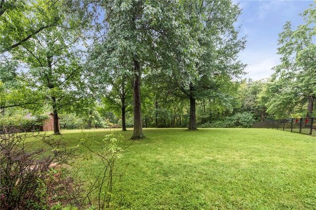 13619 Clementine Road, Smithville, MO 64089