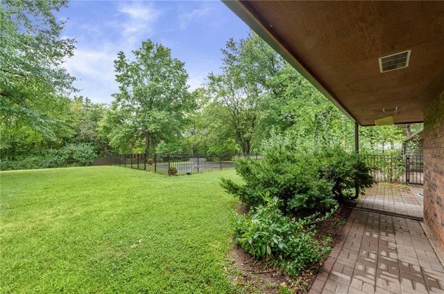 13619 Clementine Road, Smithville, MO 64089