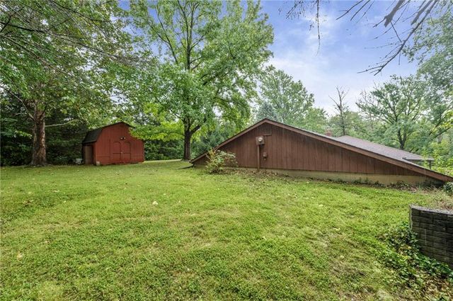 13619 Clementine Road, Smithville, MO 64089