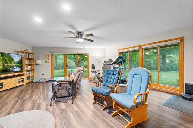 13619 Clementine Road, Smithville, MO 64089