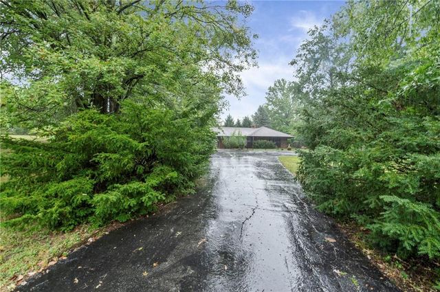 13619 Clementine Road, Smithville, MO 64089